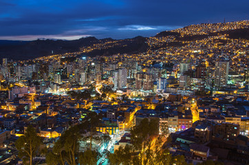 Fototapeta premium Nocna panorama La Paz, Boliwia