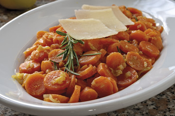 parmigiano con carote al rosmarino