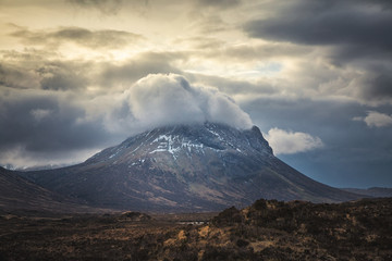 Fototapeta premium Marsco mountain, Isle of Skye, Higlands of Scotland.
