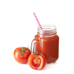 Sok z pomidorów na białym tle