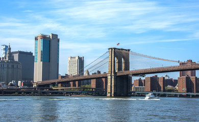 Naklejka premium Widok na Most Brookliński w Nowym Jorku