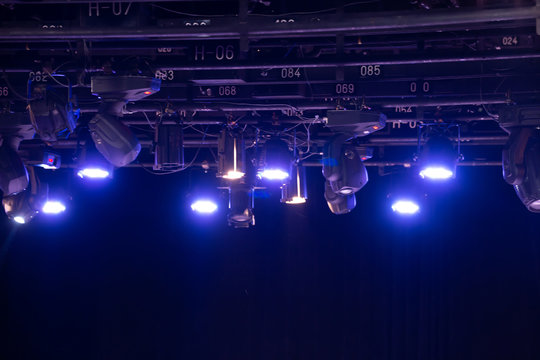 Lighting equipment for performances within the theater