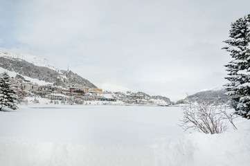 St. Moritz, St. Moritzersee, Dorf, Corviglia, Winter, Wintersport, Oberengadin, Alpen, Graub&uuml;nden, Schweiz