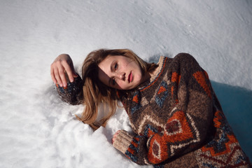 modella ritratto neve inverno 