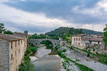 Fototapeta na wymiar Lagrasse village in southern France on a cloudy day