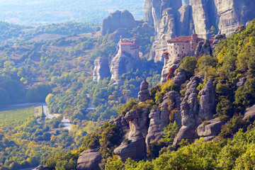 Fototapeta na wymiar Beautiful light effect at dawn on the rock formations and monasteries of Meteora