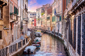 Obraz na płótnie Canvas Venice streets and canals in the summer, Italie