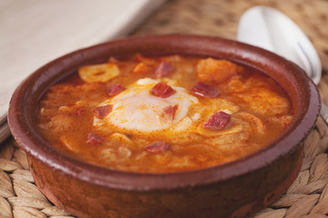 Sopa de ajo, sopa castellana 