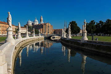 Padua, Italien, Prato della Valle mit Basilica Santa Giustina