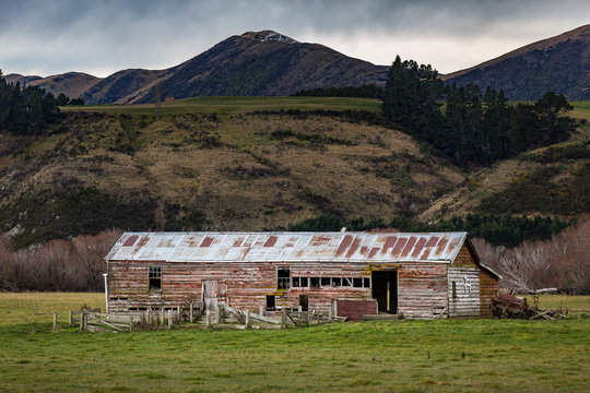 Old agricultural building, New Zealand