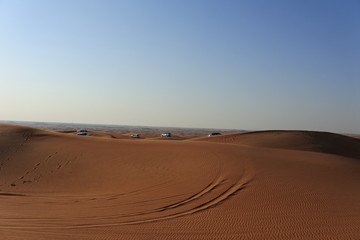 Fototapeta na wymiar Dubai Desert Safari - Dune Bashing 