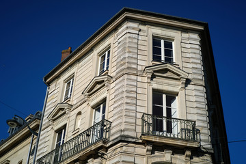 façade en coin
