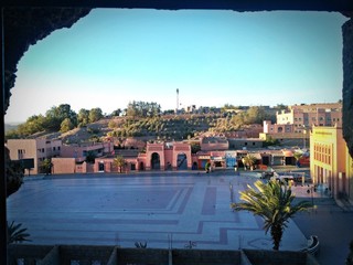 Widok z okna mieszkania w Warzazat, Maroko
