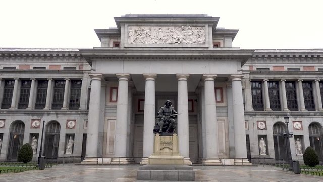 Madrid Velasquez Statue slowmotion pan up