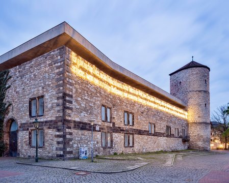 Museum of Cultural History, museum building with parts of the medieval city wall and Begin Tower, Hanover, Lower Saxony, Germany, Europe
