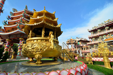 Naja Shrine is decorated in Chinese style. Is a tourist attraction for tourists to pay homage to...