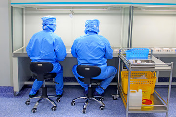 Pharmacy intravenous admixture dispensing center