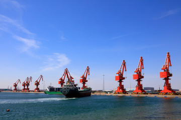 Portal crane and Cargo ship