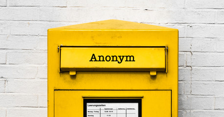 Fototapeta premium Anonym Briefkasten