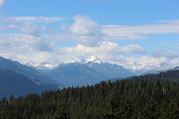 Berge mit Landschaft 2