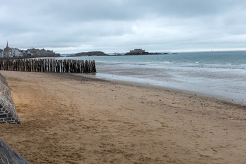 Fototapeta na wymiar View of beach and old town of Saint-Malo. Brittany, France