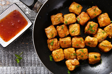 Small meat squares from the pan