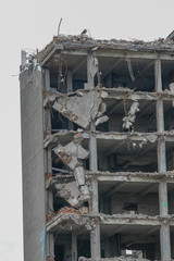 rozbiórka starej fabryki duży gmach budynek warszawa © Arkadiusz