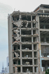 rozbiórka starej fabryki duży gmach budynek warszawa © Arkadiusz