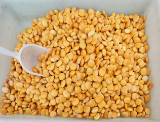 yellow seeds  on sale at the market can cause serious allergy
