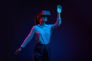 Dancing in virtual reality glasses
