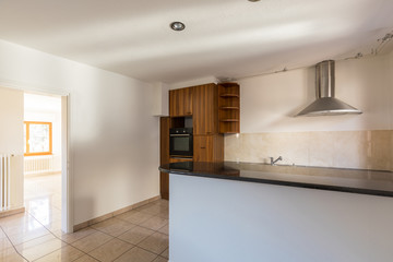 spacious and equipped kitchen