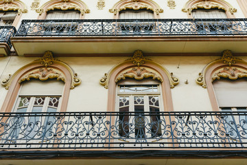 Fototapeta premium Facade of an old building in the Ruzafa district of Valencia.