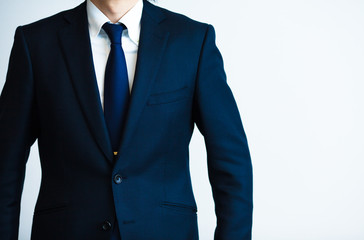 ビジネス　男性　スーツ