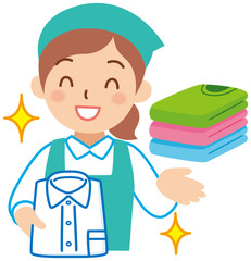 服を整頓する女性スタッフ