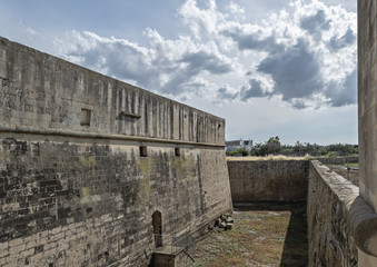 Fototapeta na wymiar Italia Puglia Cittadella fortificata di Acaja il castello