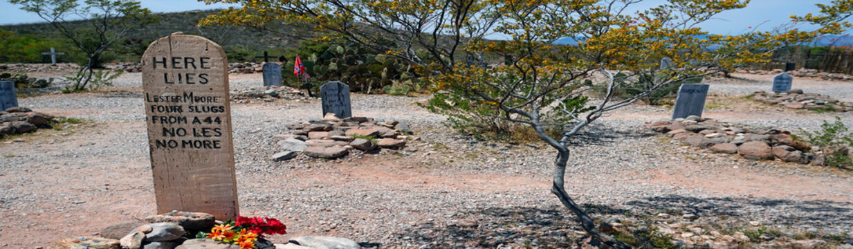 Boot Hill cemetery, Tombstone , Arizona . 