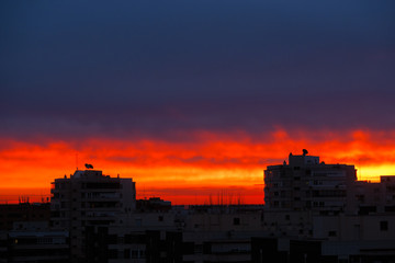 Obraz premium sky colored eye at dawn in madrid