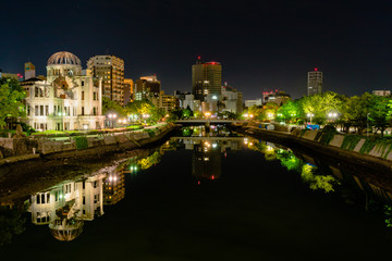 Fototapeta na wymiar 広島 原爆ドームの夜景