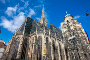 Obraz premium The beautiful antique Saint Stephen Cathedral built on 1160 located at Stephansplatz in Vienna