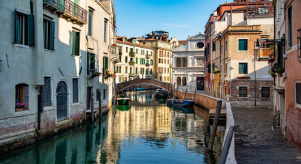 Fototapeta na wymiar Italy beauty, typical canal street in Venice, Venezia