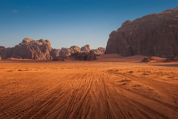 Fototapeta na wymiar Desert trail in Wadi Rum, Jordan