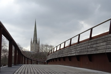 Fototapeta na wymiar Norwich Cathedral and Jarrold Bridge