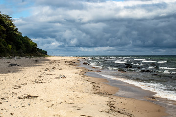Am Strand von Schwarbe in der Nähe von Putgarten an der Ostsee auf der Insel  Rügen
