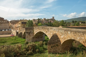 Pont Vell (The Old Bridge) and the fortress of Montblanc town, Catalonia, Spain