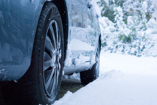 Auto im Schnee