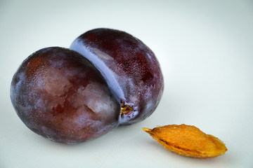 The fresh plums have many vitamin especially vitamin C