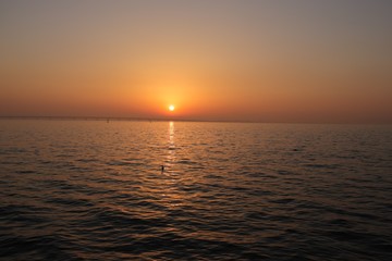 関空連絡橋に沈む夕日