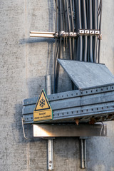 Kabelstrang an Sendemast