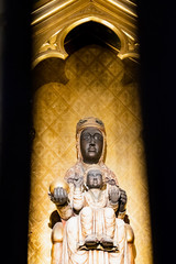 Statue de vierge noire à l'enfant, cathédrale de la Sainte Croix à Barcelone