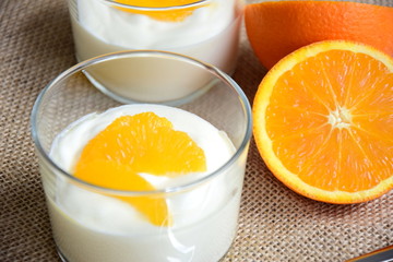 Leckere Orangencreme im Glas